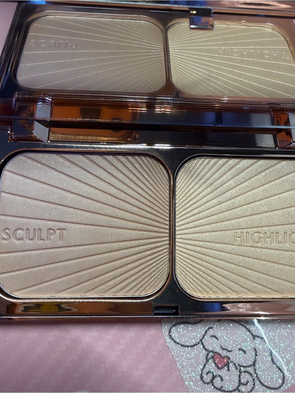 Charlotte Tilbury • FILMSTAR BRONZE + GLOW
LIGHT TO MEDIUM